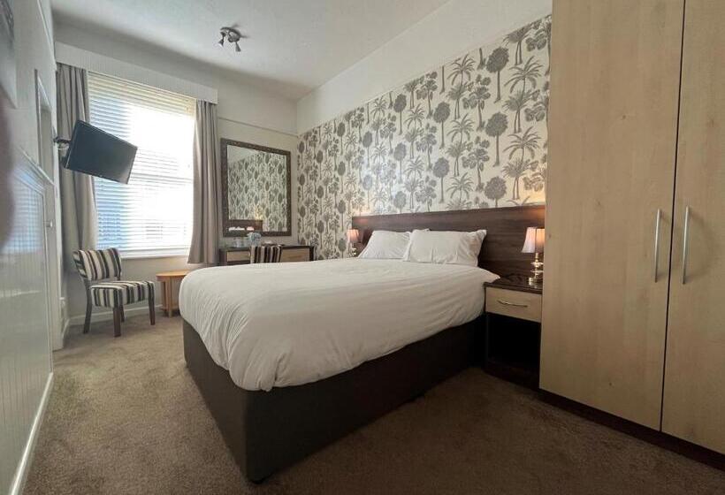 مبيت وإفطار Cavendish Central Bournemouth