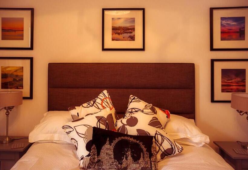 تختخواب و صبحانه Dana Villa Holiday Accommodation