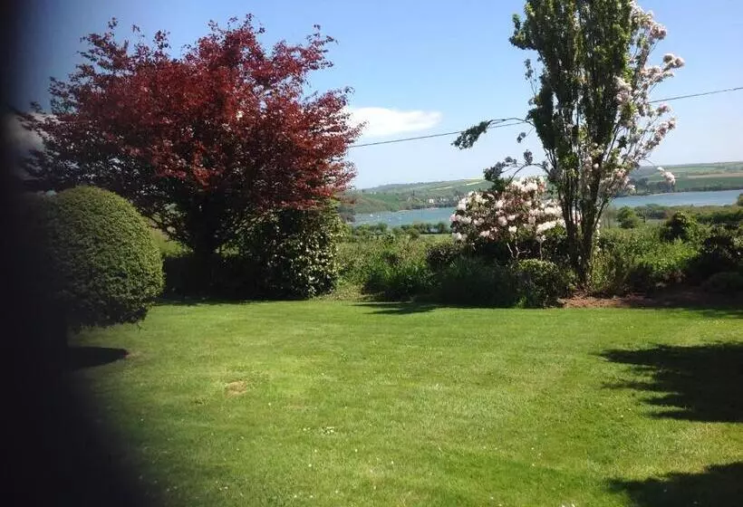 Aamiaismajoitus (B&B) Estuary View Farm