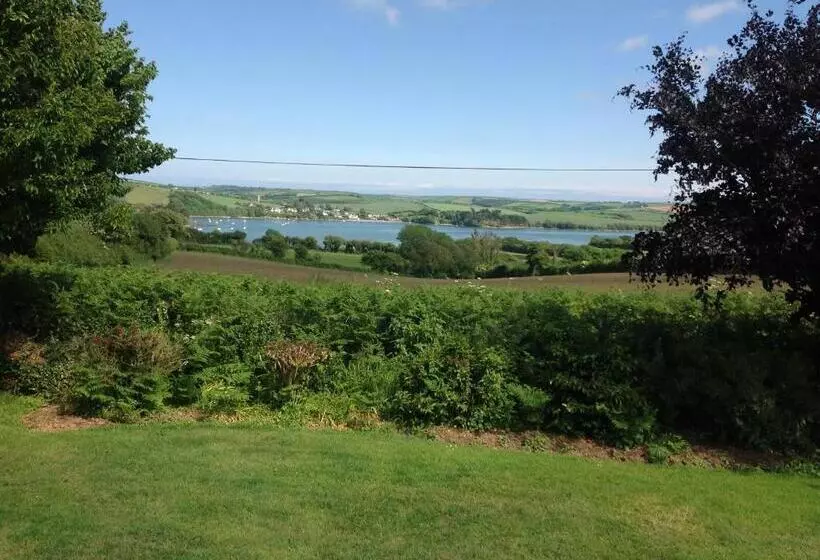 Aamiaismajoitus (B&B) Estuary View Farm