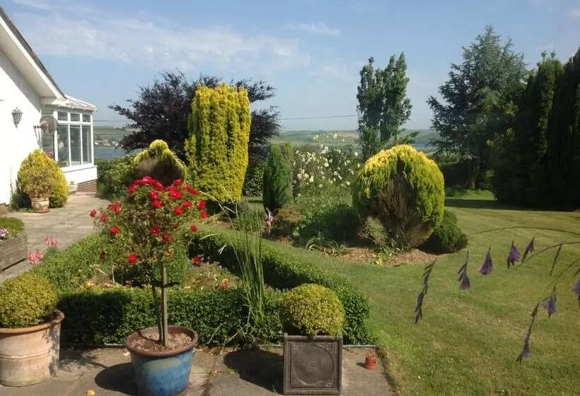Aamiaismajoitus (B&B) Estuary View Farm