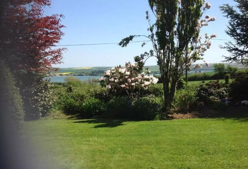 Aamiaismajoitus (B&B) Estuary View Farm