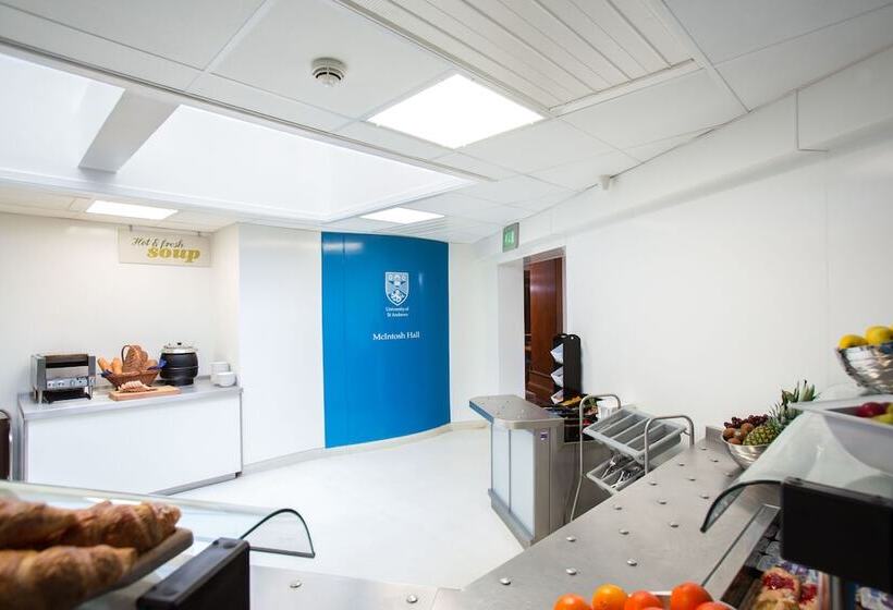 Aamiaismajoitus (B&B) Mcintosh Hall Campus Accommodation