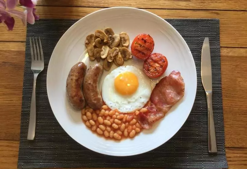 تختخواب و صبحانه Moon House