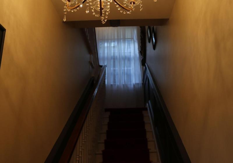 تختخواب و صبحانه Number 8 The Townhouse