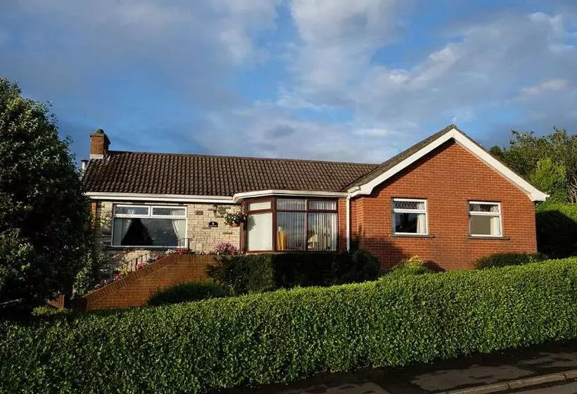 تختخواب و صبحانه Number Nine Accommodation