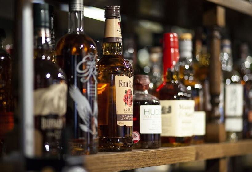 住宿加早餐  The Bell Alderminster