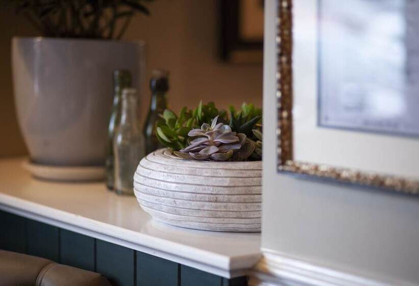 住宿加早餐  The Bell Alderminster