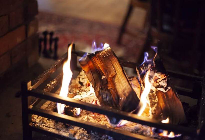 住宿加早餐  The Bell Alderminster