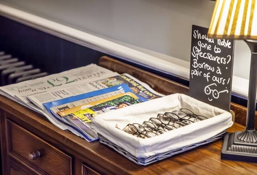 住宿加早餐  The Bell Alderminster