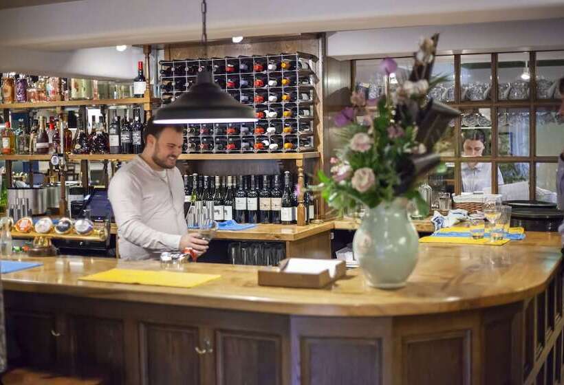 住宿加早餐  The Bell Alderminster