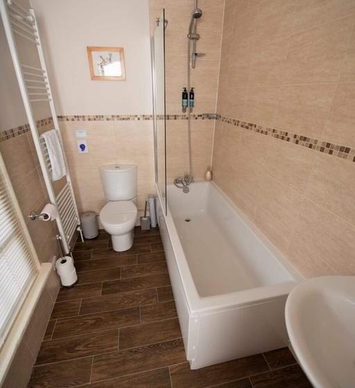 住宿加早餐  The Elm Tree