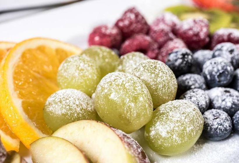 住宿加早餐  The Elm Tree