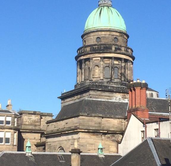 Aamiaismajoitus (B&B) The Randolph Rooms