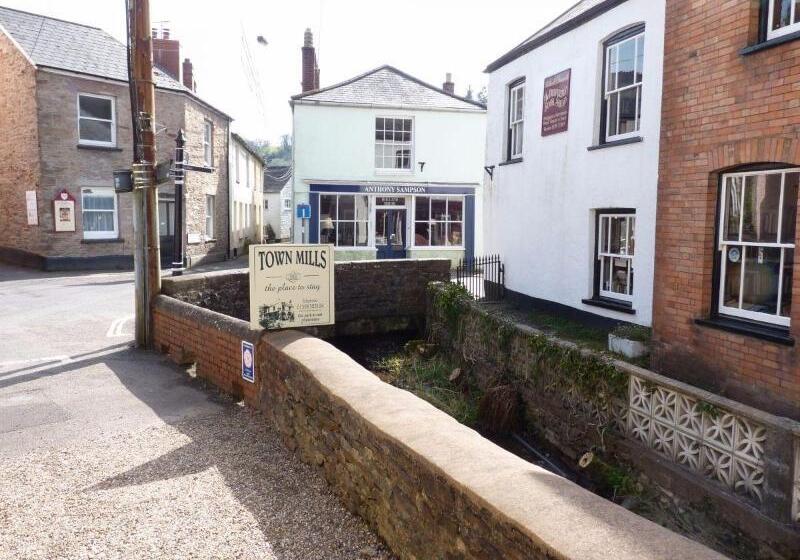 مبيت وإفطار Town Mills