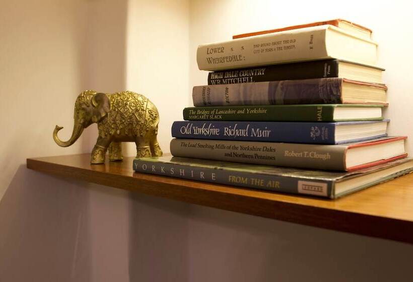 ベッドアンドブレックファースト West Layton Manor