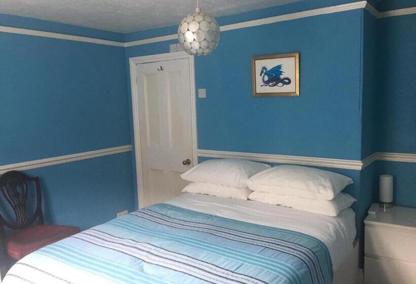 Bed and Breakfast Circles Guest House