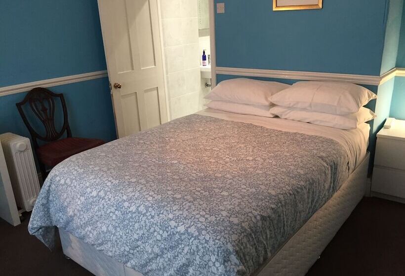 Bed and Breakfast Circles Guest House