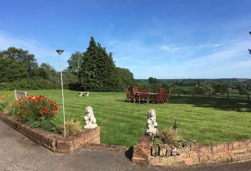 Colthrop Manor B&b