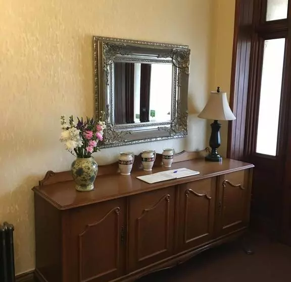 Conval House Bed And Breakfast