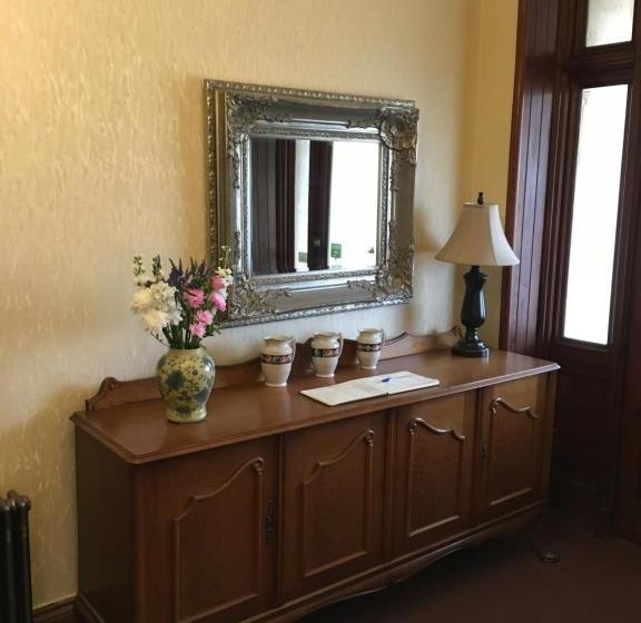 Conval House Bed And Breakfast