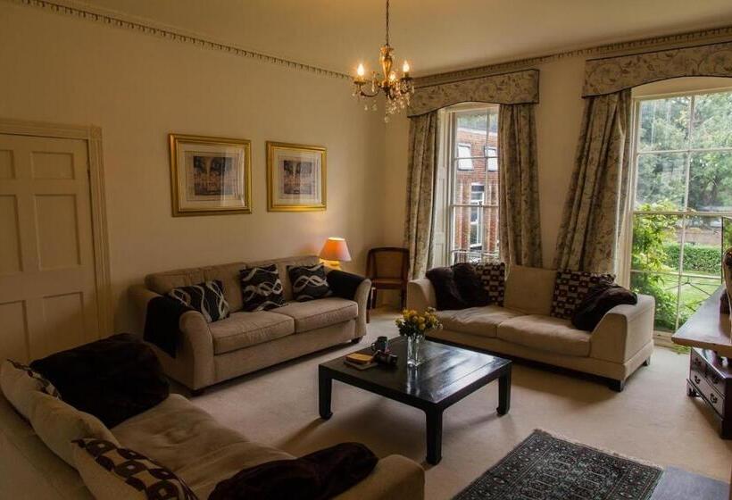 East Pallant Bed And Breakfast, Chichester Holiday Properties