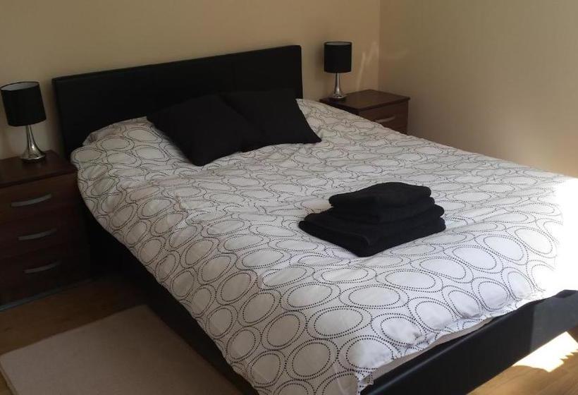 בית מלון כפרי The Butchers Arms Freehouse