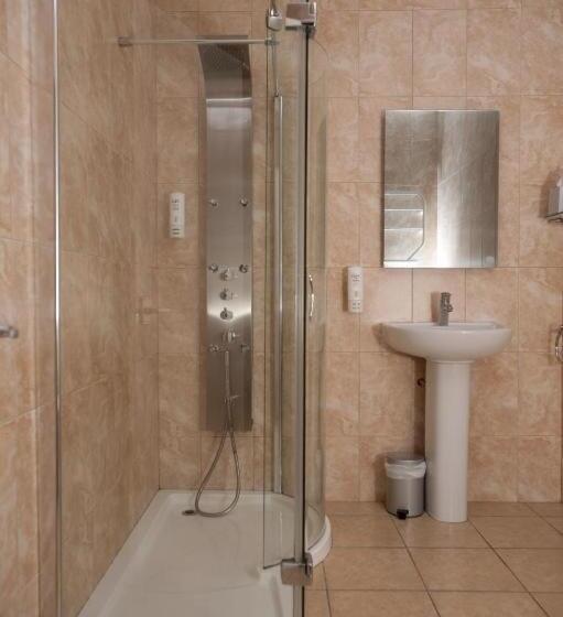 فندق The Racehorses