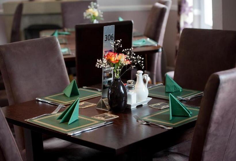 فندق The Racehorses