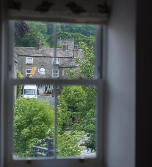 فندق The Racehorses