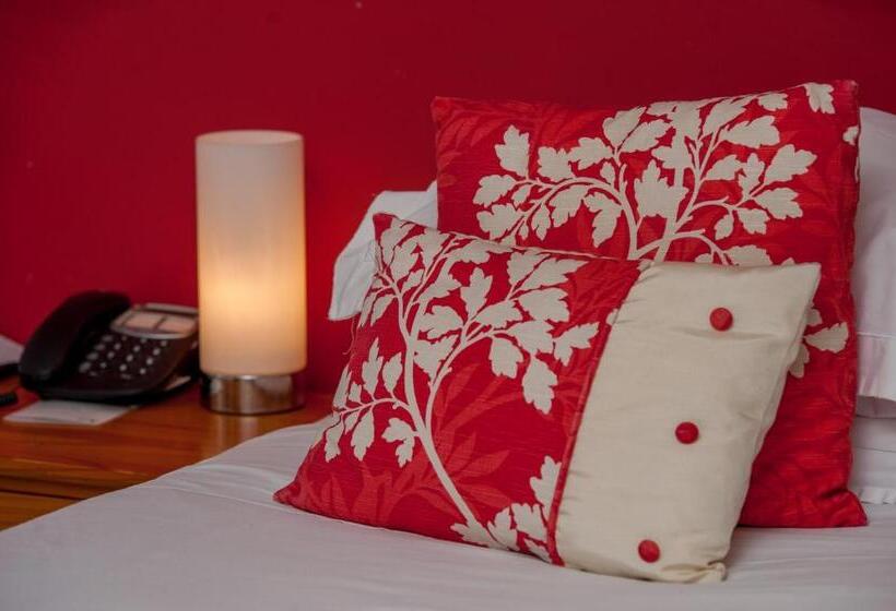 فندق The Racehorses