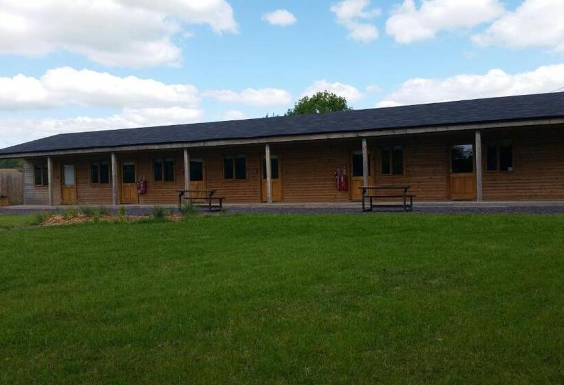 모텔 Cowbridge Cabins