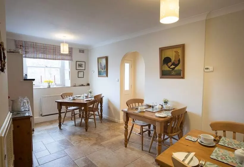 Pear Tree House B&b