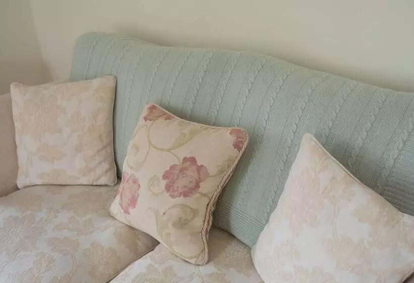 Pear Tree House B&b