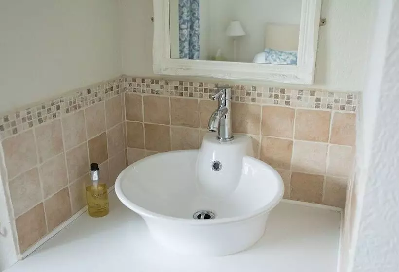 Pear Tree House B&b