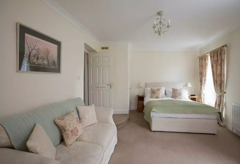 Pear Tree House B&b