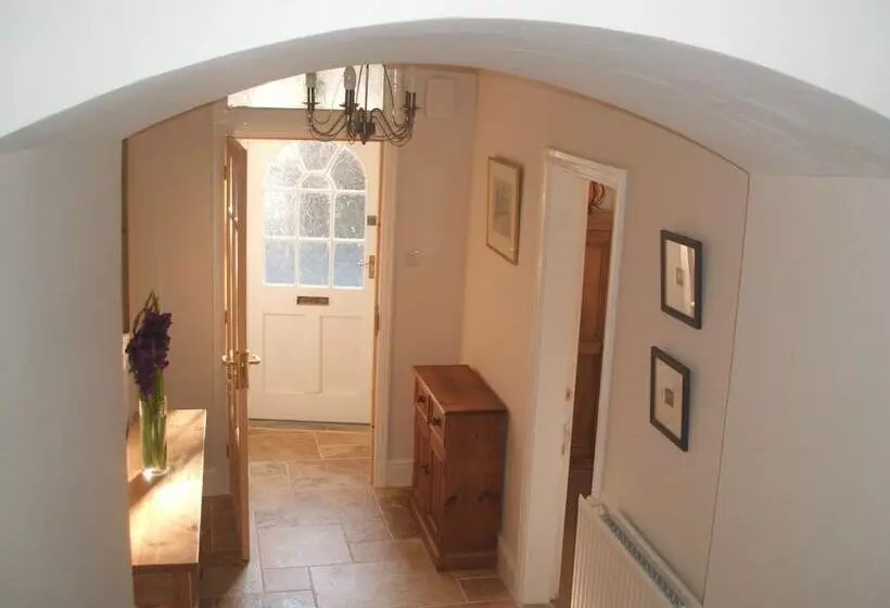 Pear Tree House B&b