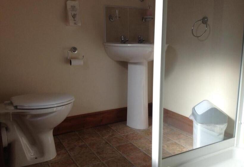 Bed And Breakfast At 4