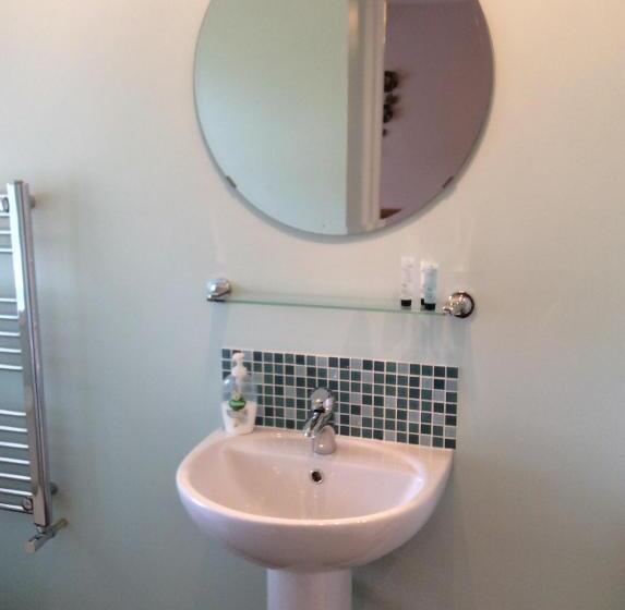 Aamiaismajoitus (B&B) Fernlea Guest House