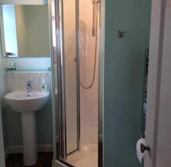 Aamiaismajoitus (B&B) Fernlea Guest House