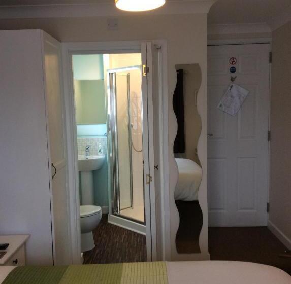 Aamiaismajoitus (B&B) Fernlea Guest House