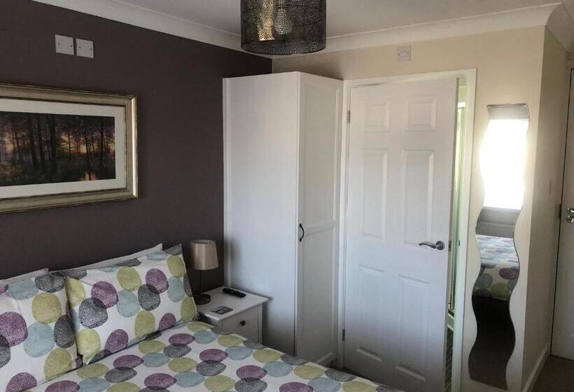 Aamiaismajoitus (B&B) Fernlea Guest House