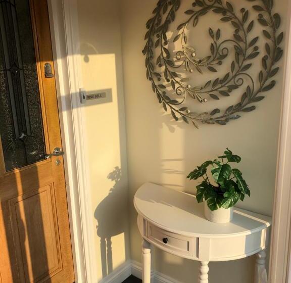 Aamiaismajoitus (B&B) Fernlea Guest House