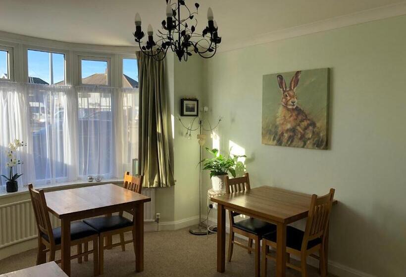 Aamiaismajoitus (B&B) Fernlea Guest House