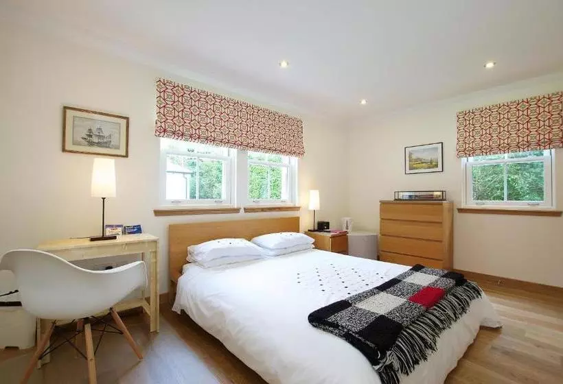 Aamiaismajoitus (B&B) Greenlees Lodge