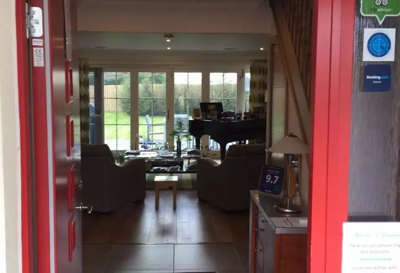 Aamiaismajoitus (B&B) Greenlees Lodge