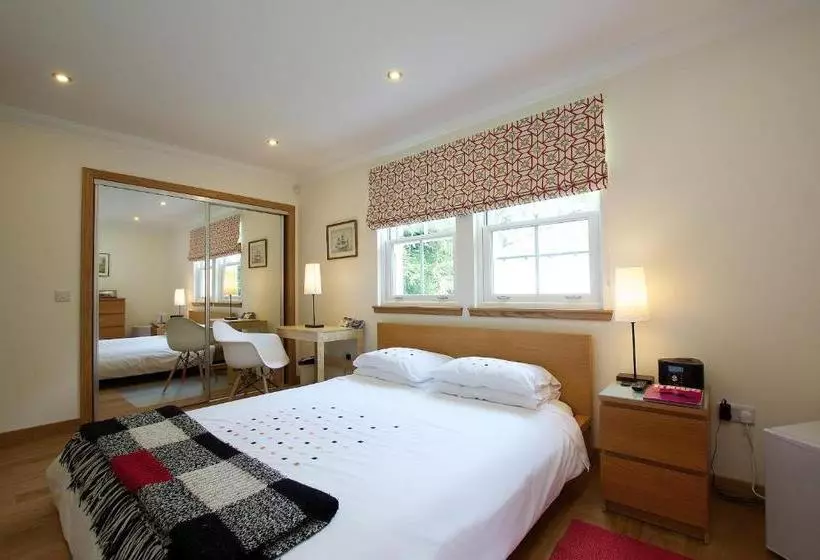 Aamiaismajoitus (B&B) Greenlees Lodge