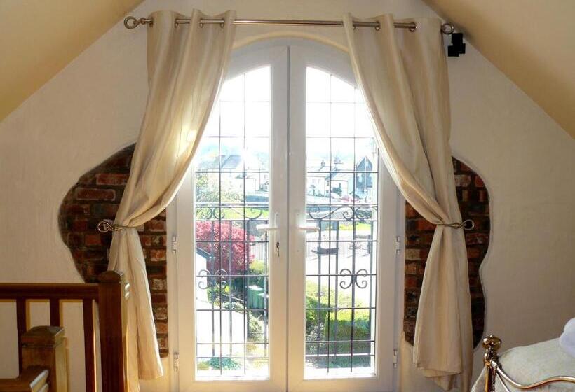 تختخواب و صبحانه Riverside Escape