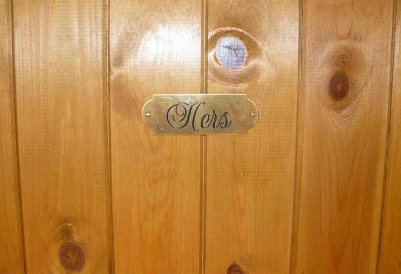 تختخواب و صبحانه Riverside Escape