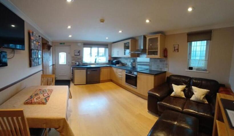 تختخواب و صبحانه Riverside Escape